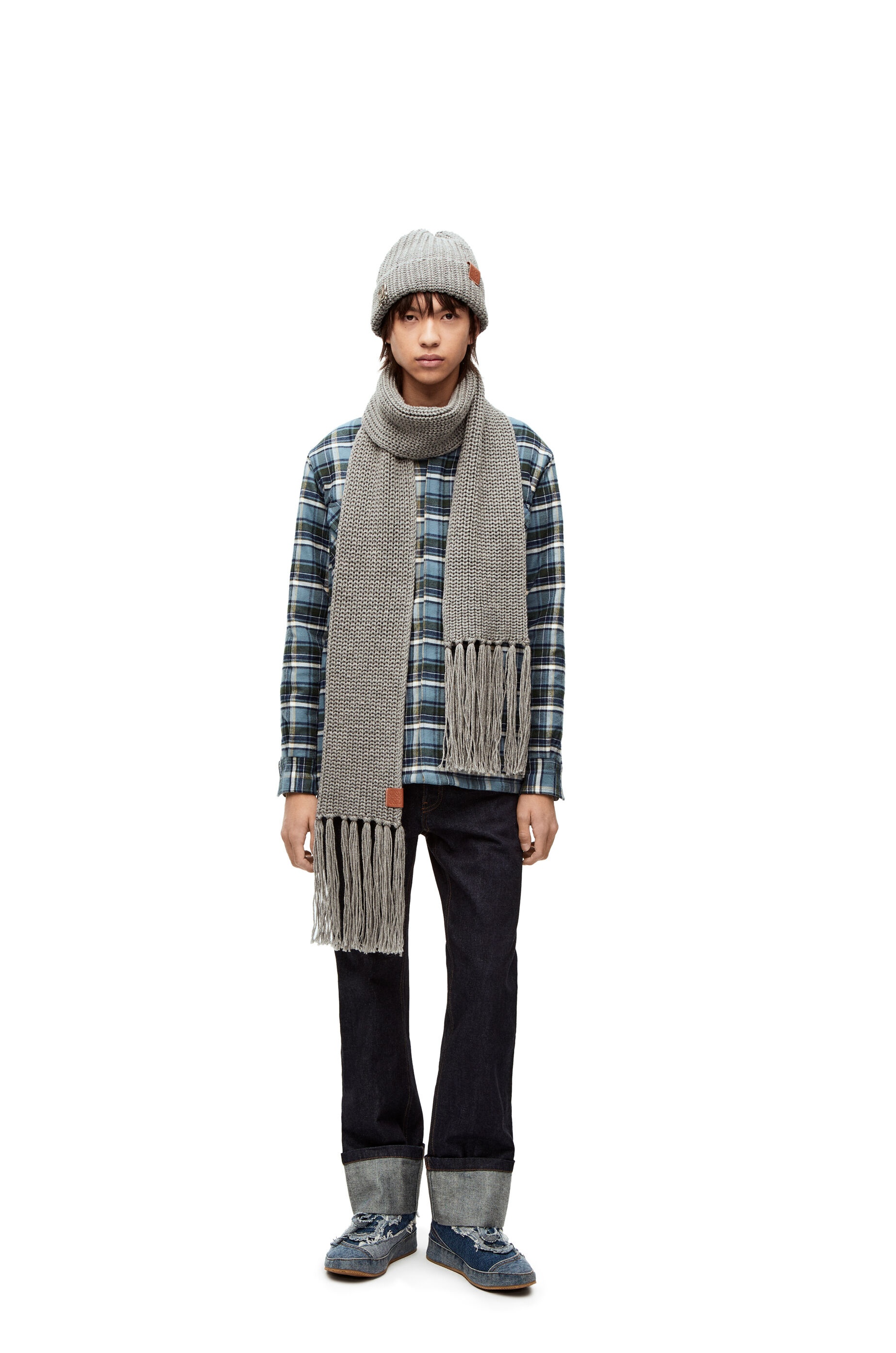 Fringed scarf in wool - 4