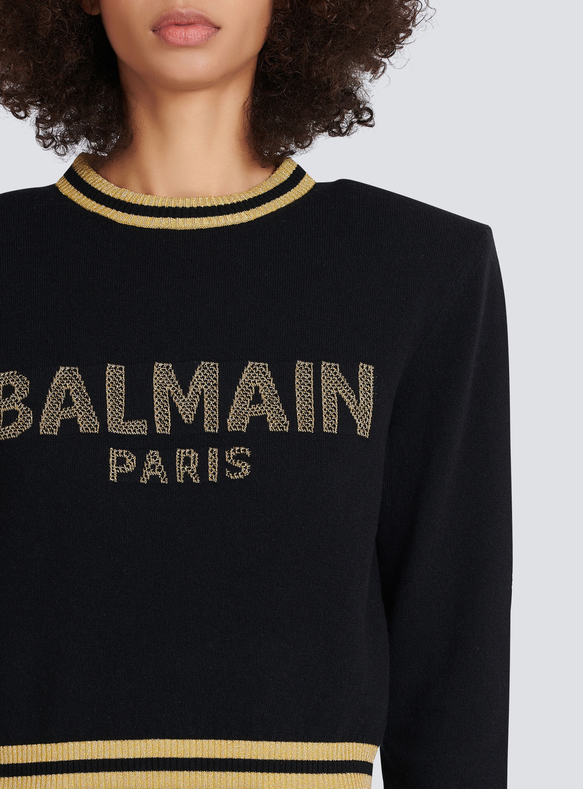 Cropped wool sweatshirt with gold Balmain logo - 7