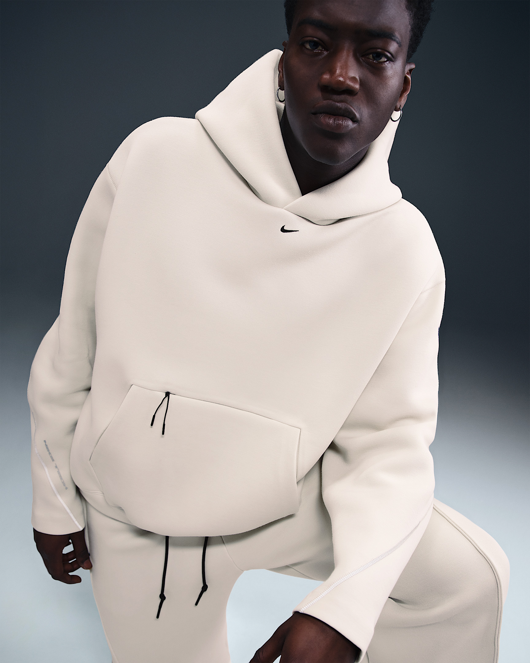 Nike Tech Men's Fleece Oversized Hoodie - 3