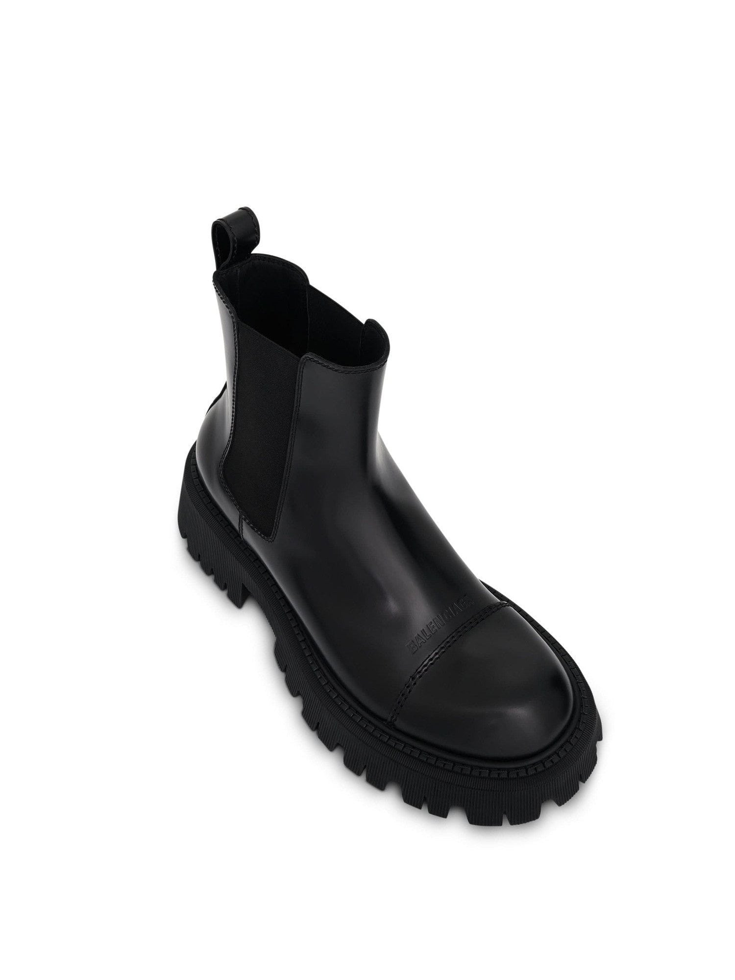 Tractor Chelsea Boots in Black - 4
