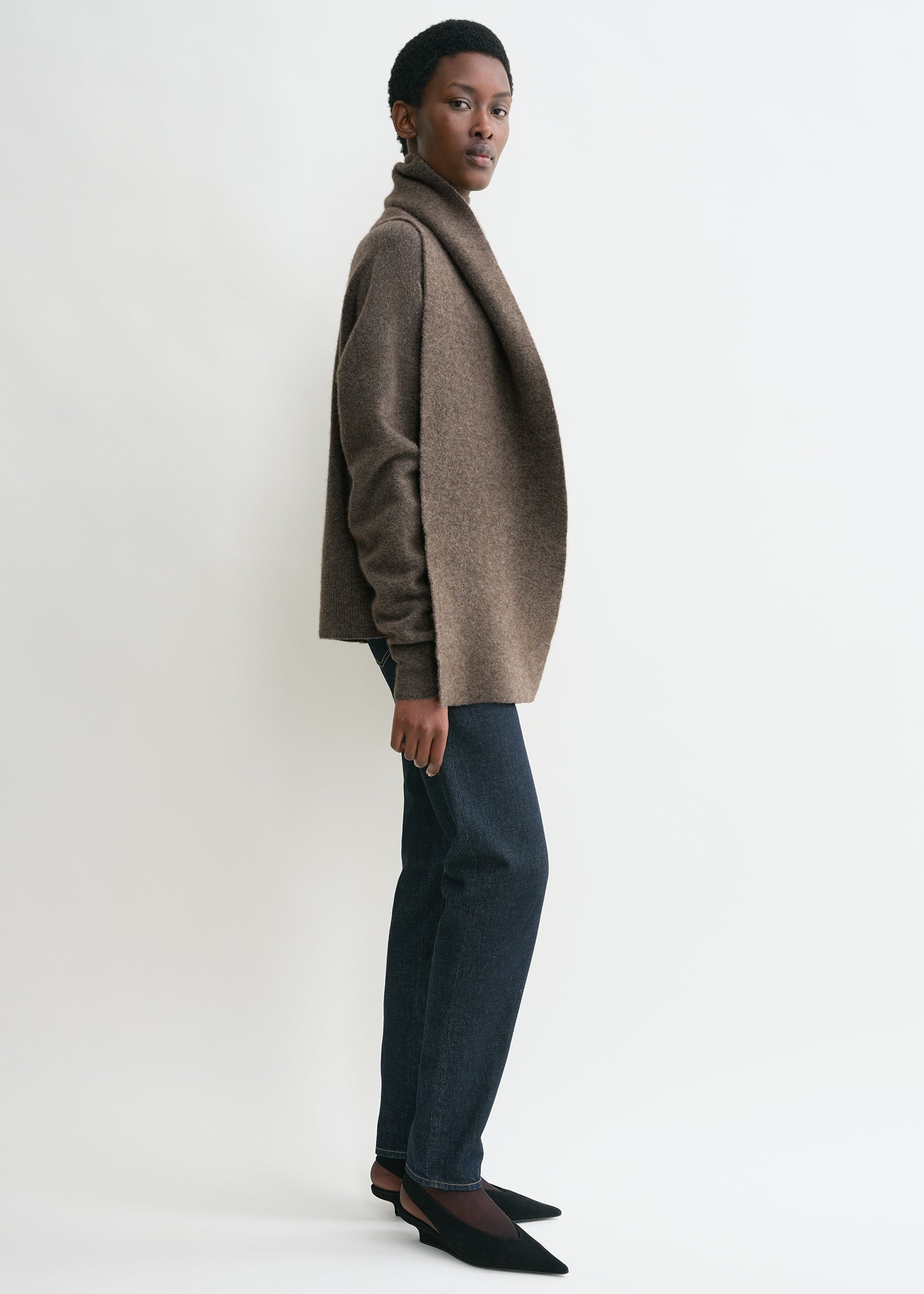 Draped-scarf knit truffle - 3