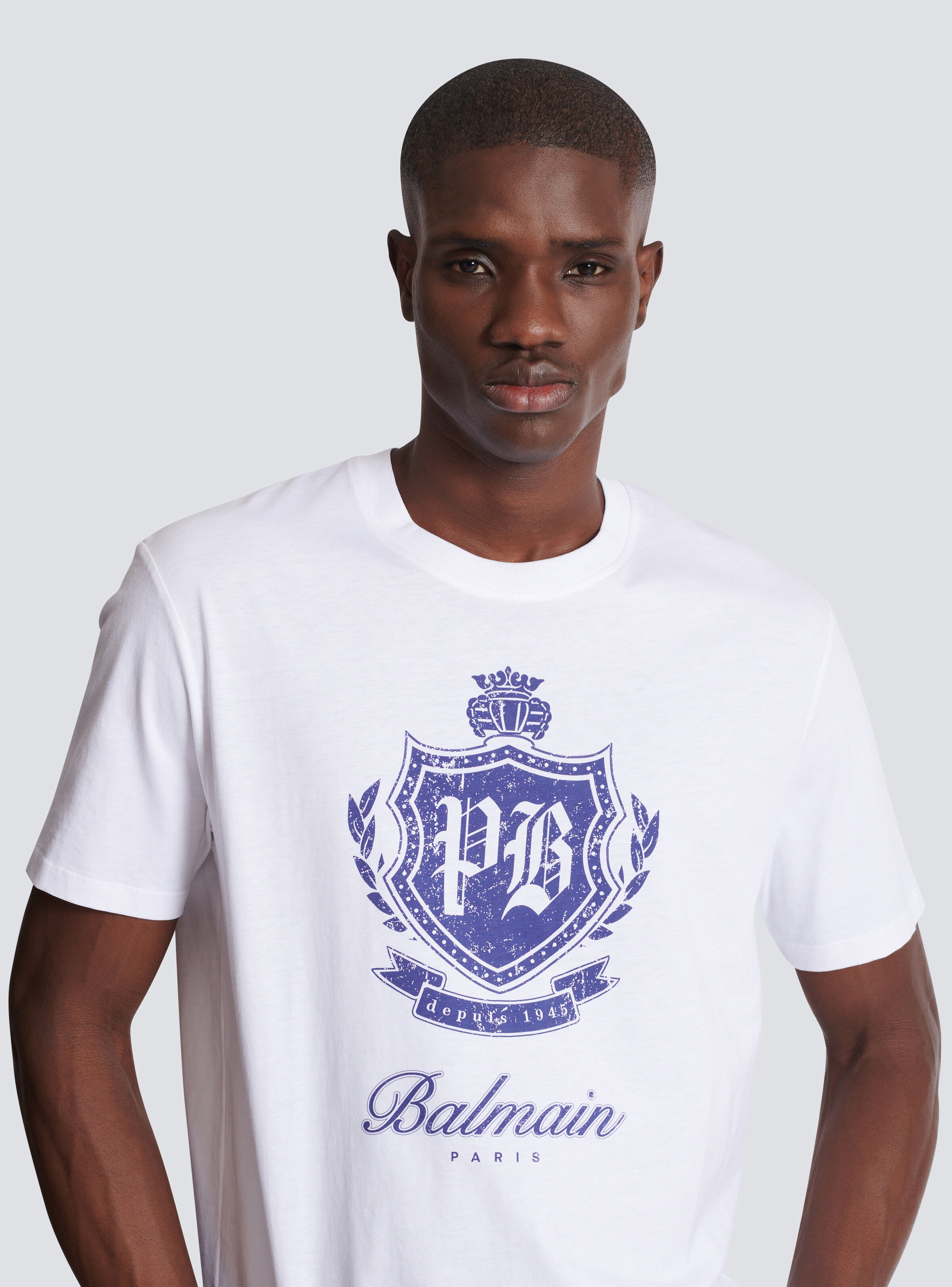 Short-sleeved T-shirt with College Emblem print - 7