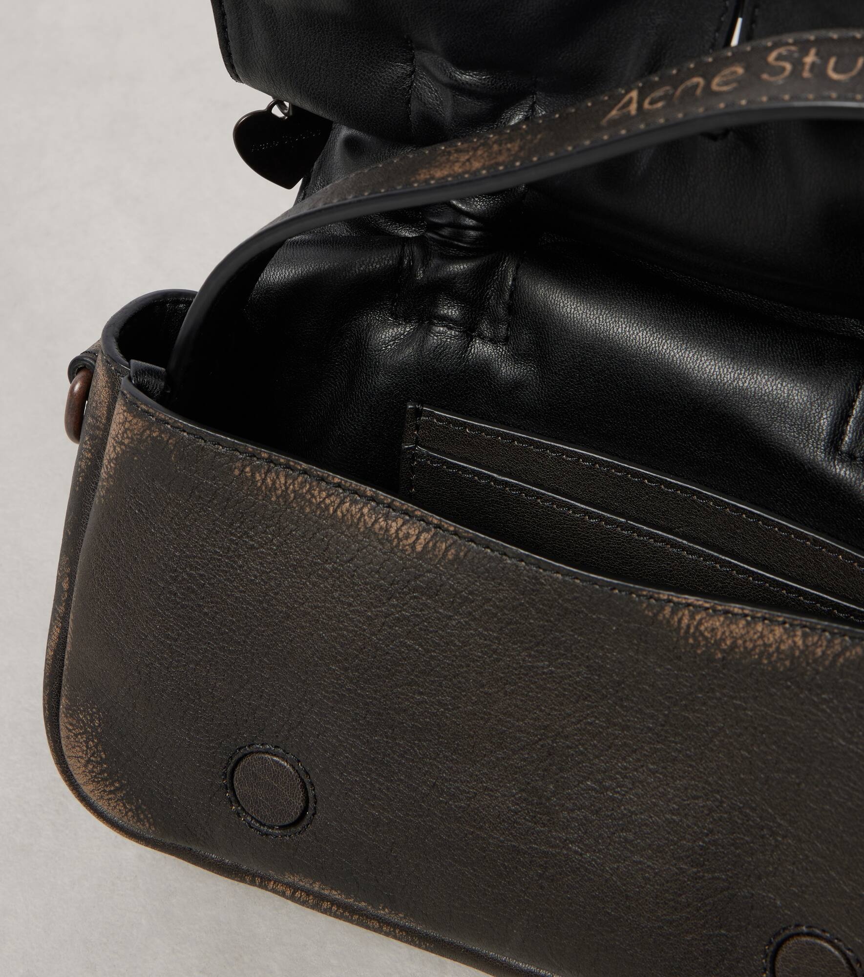 Micro bow-detail leather shoulder bag - 3