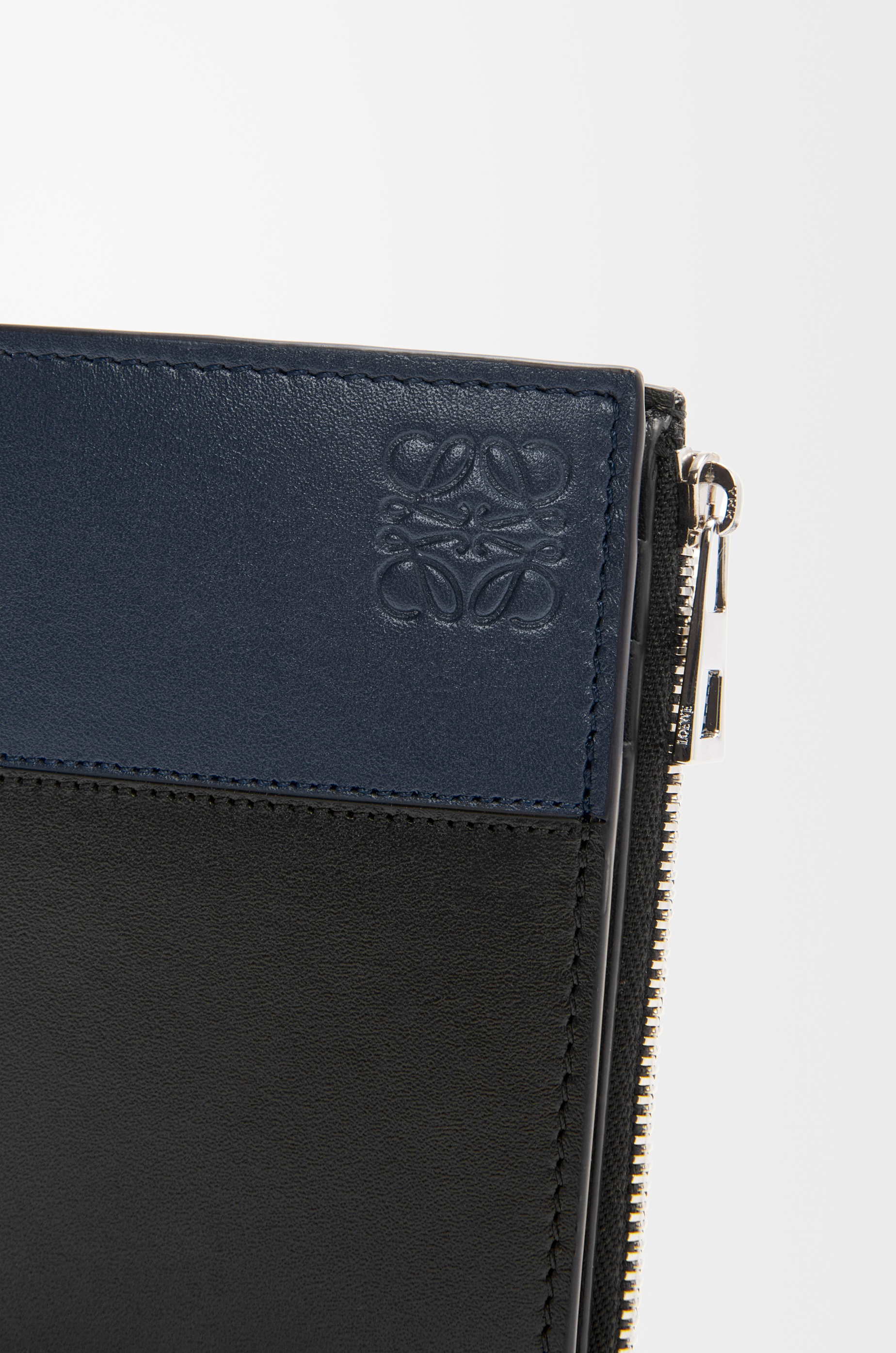 Slim compact wallet in shiny calfskin - 5