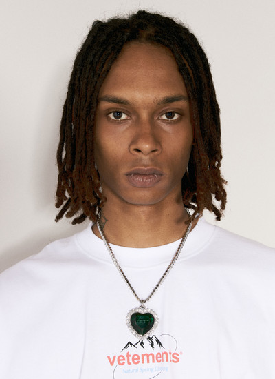 VETEMENTS Crystal Heart Necklace outlook