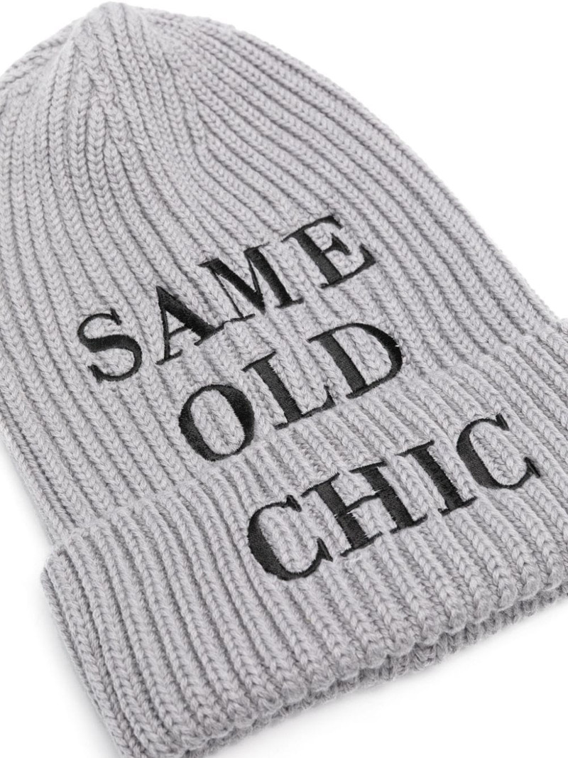 Moschino logo-patch beanie outlook
