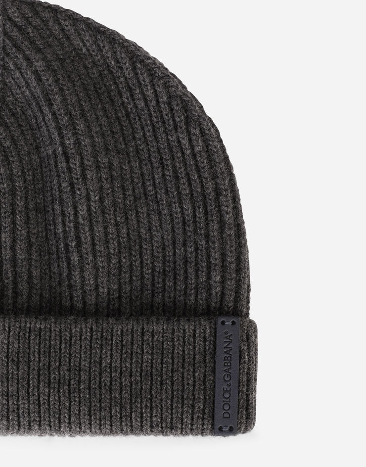 Knit wool hat with leather logo - 2