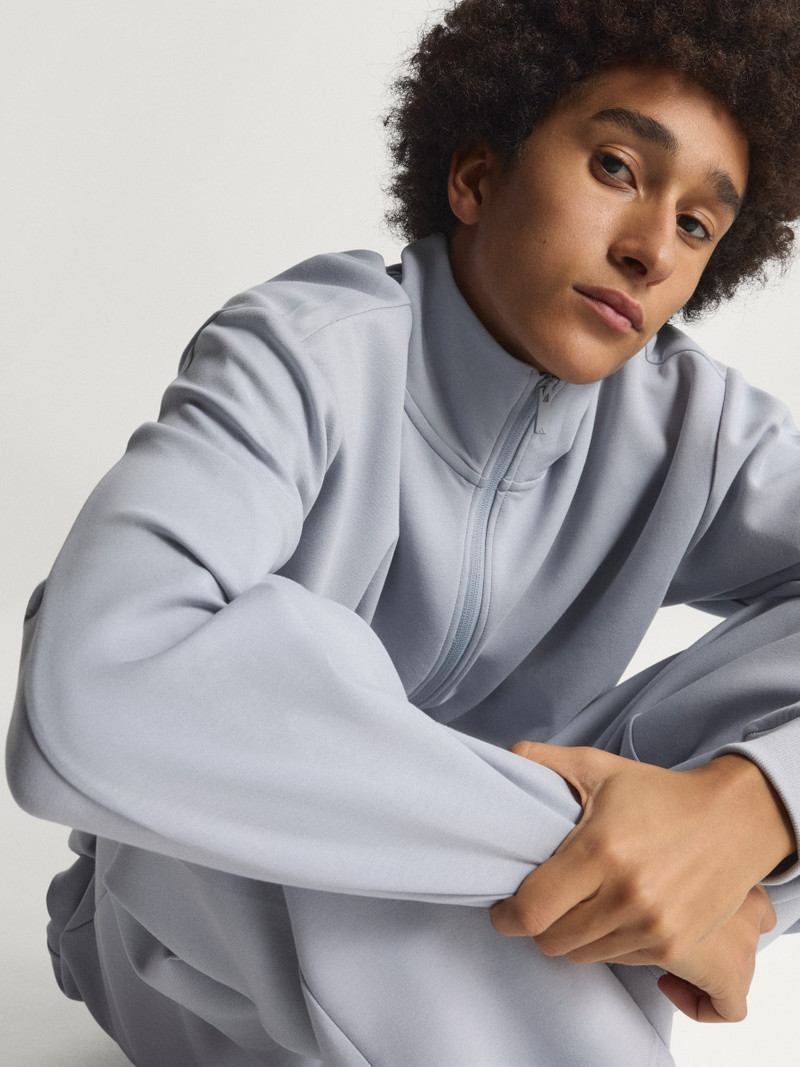 SOFT LUX TRACK TOP 1