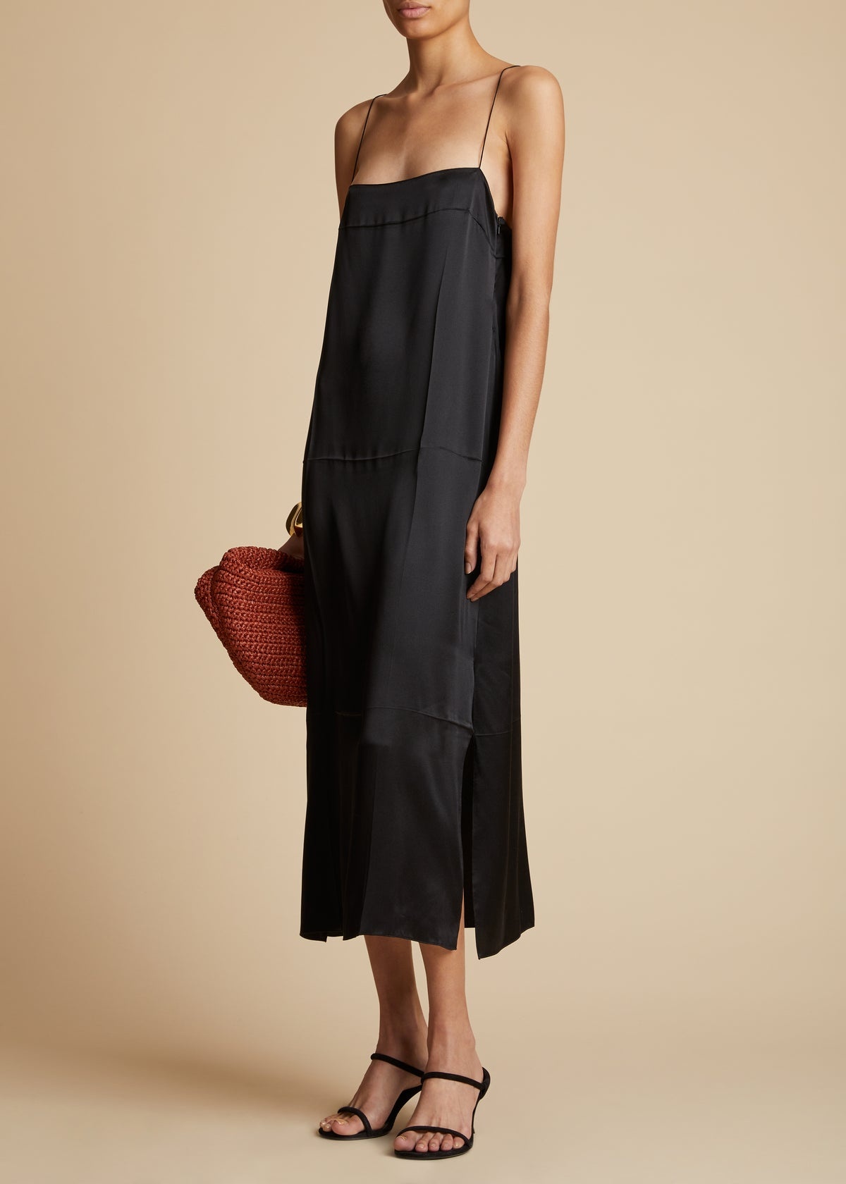 【関税込み】KHAITE ブラック Sicily ミディアムドレス Khaite Sicily Midi Dress - Black - 51% Off | Editorialist