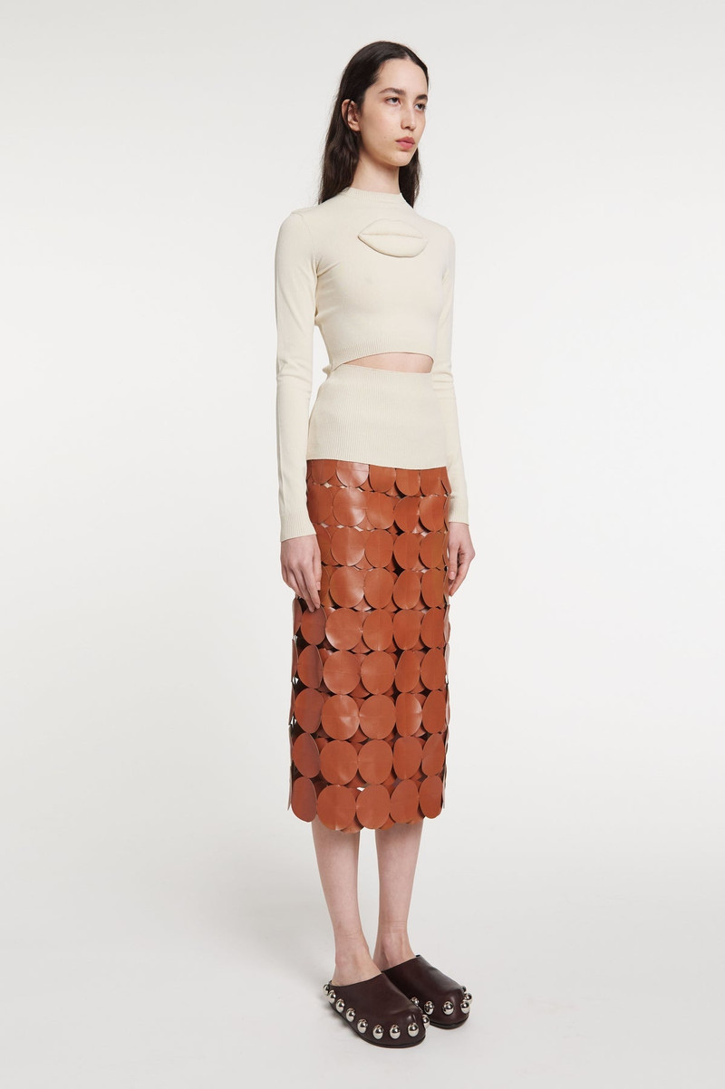KNIT TOP FRONT WAIST LINE CUTOUT LIP APPLIQUÉ IVORY 6