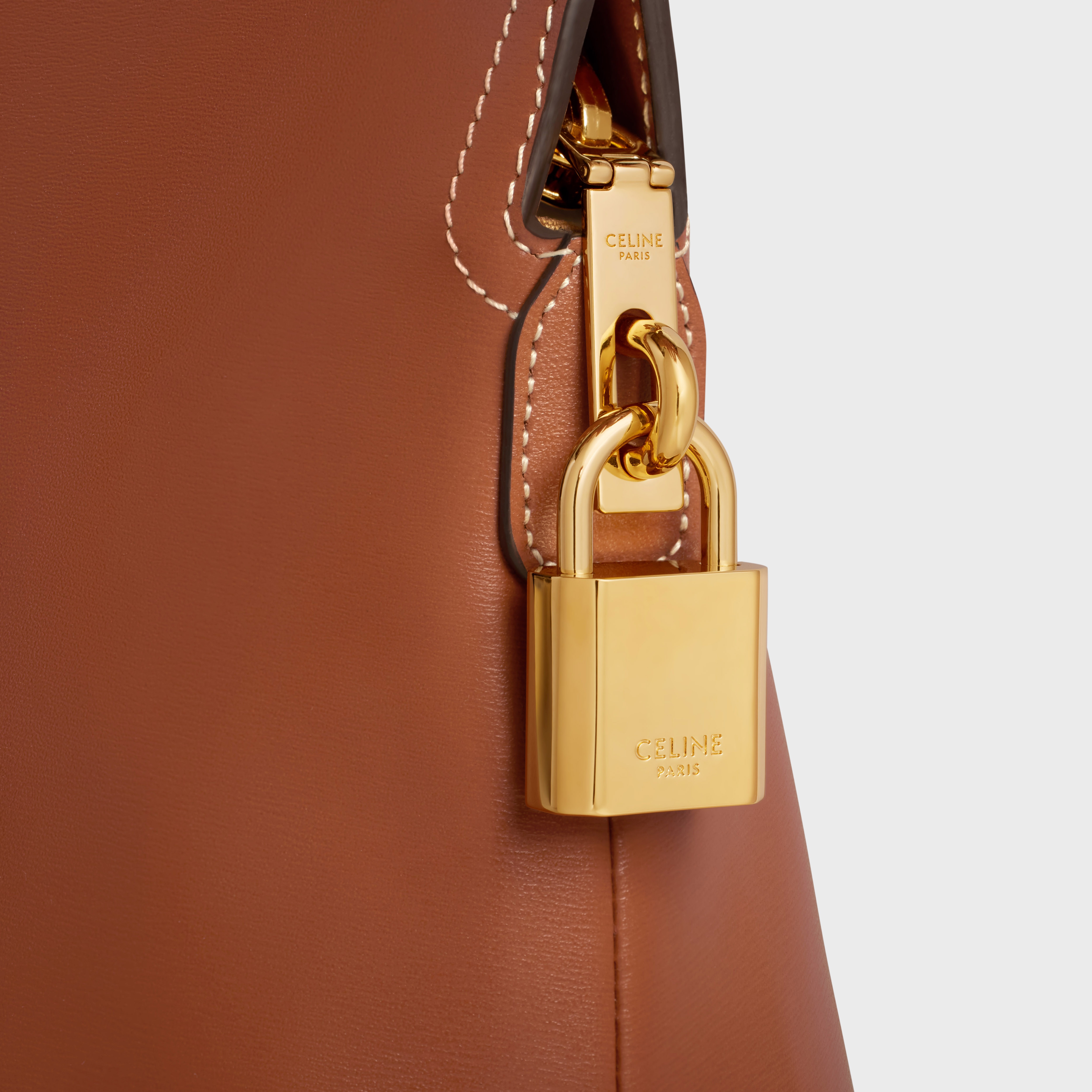 Lock Toiletry Pouch in Shiny Calfskin - 4