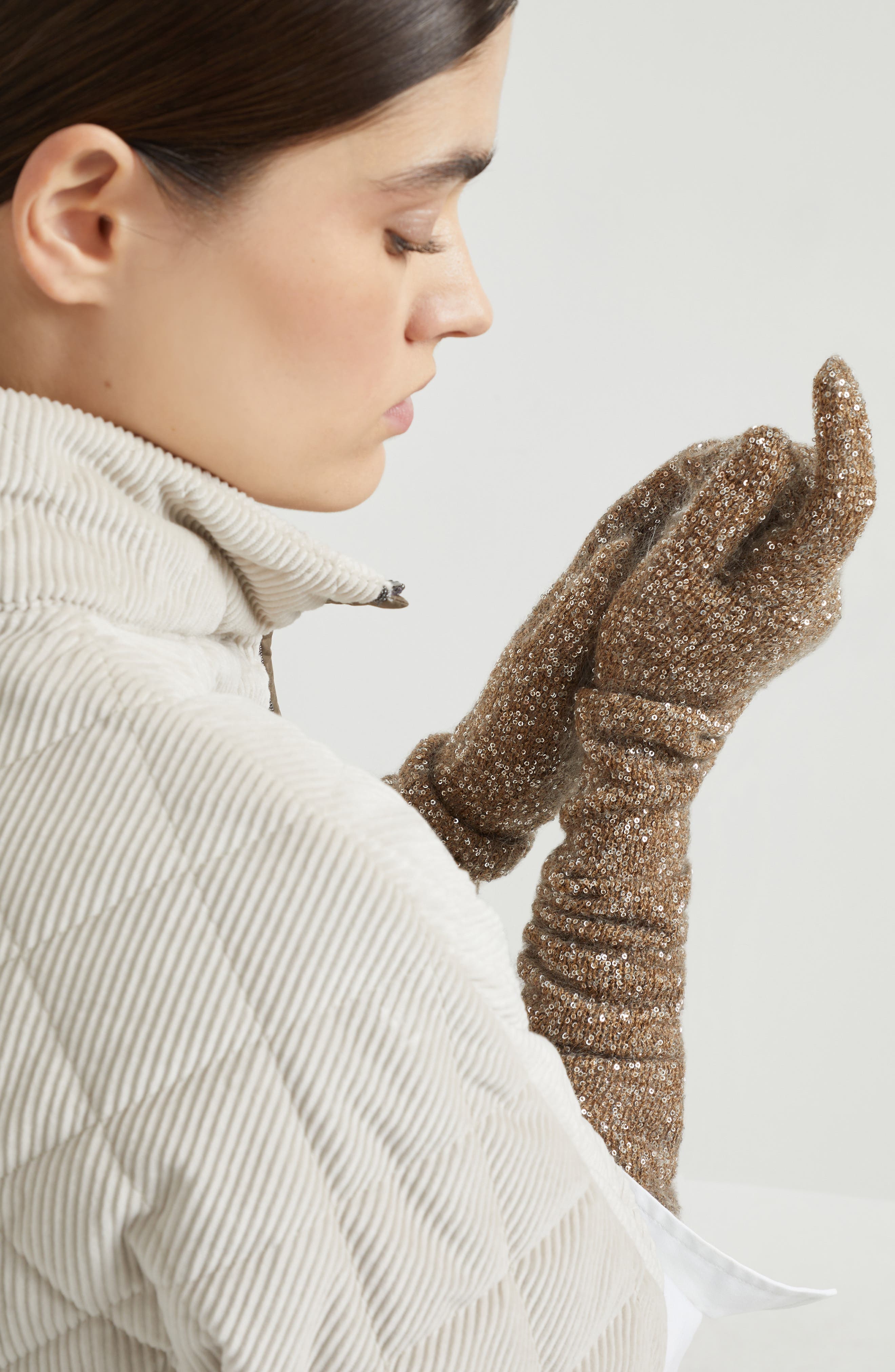 Brunello Cucinelli Dazzling knit gloves in Beige at Nordstrom - 4