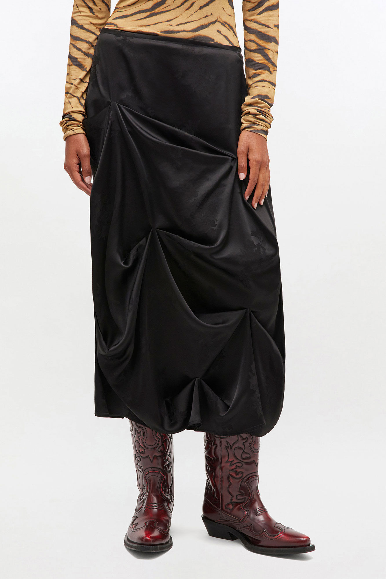 BLACK DRAPED SKIRT - 3