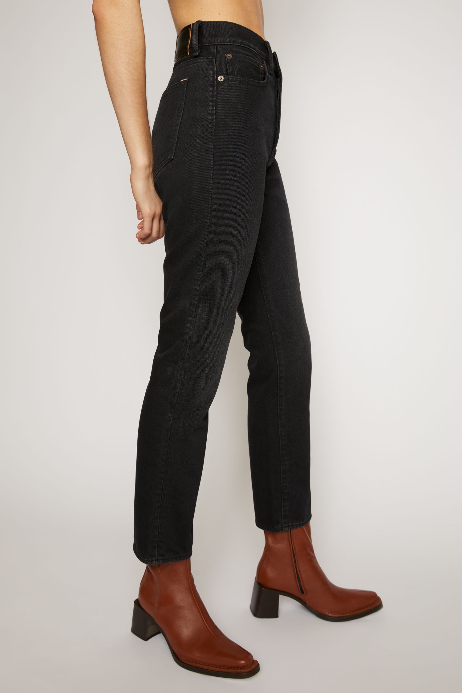 Cropped straight fit jeans washed black - 4