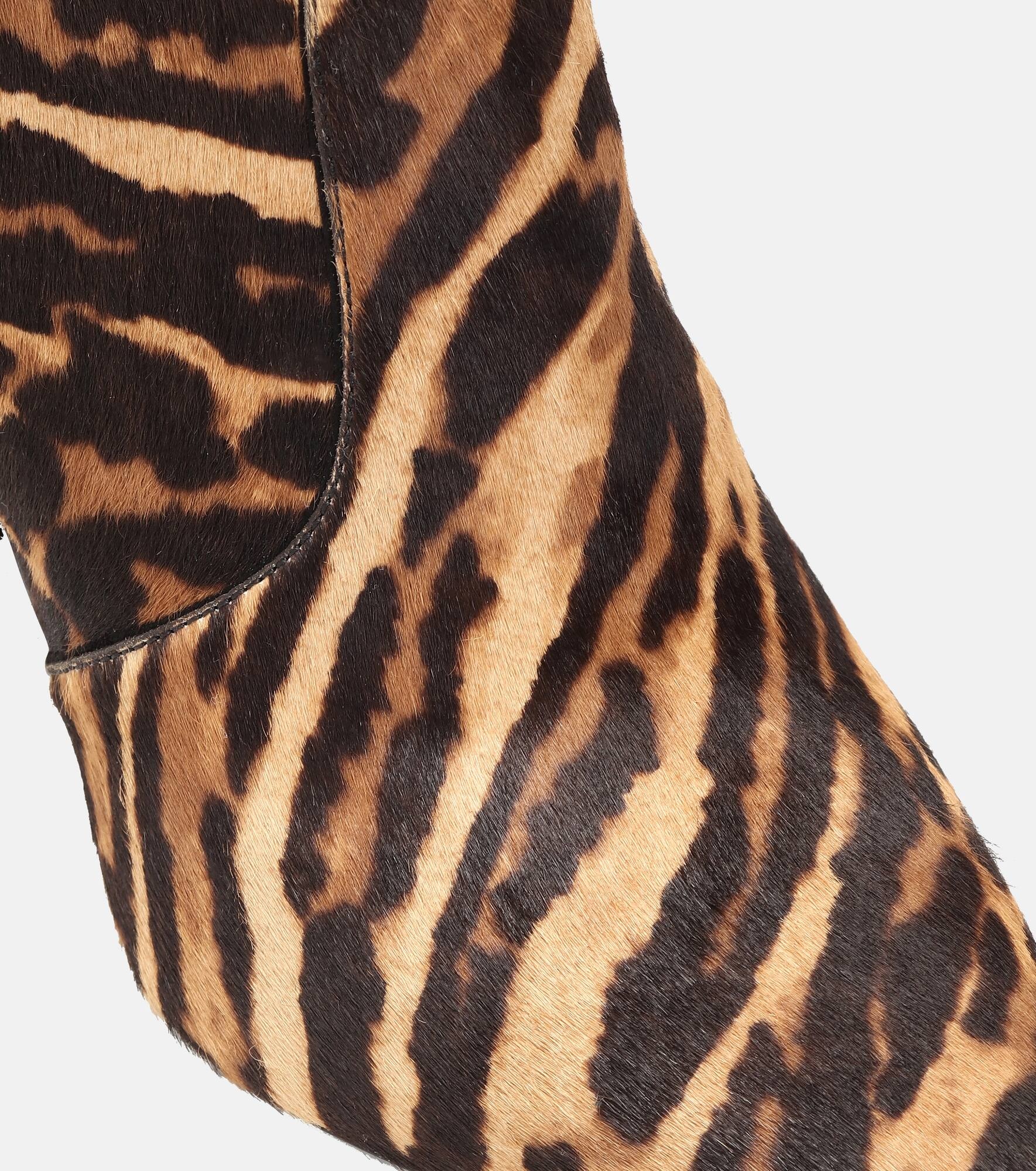 Leopard-print calf hair ankle boots - 6