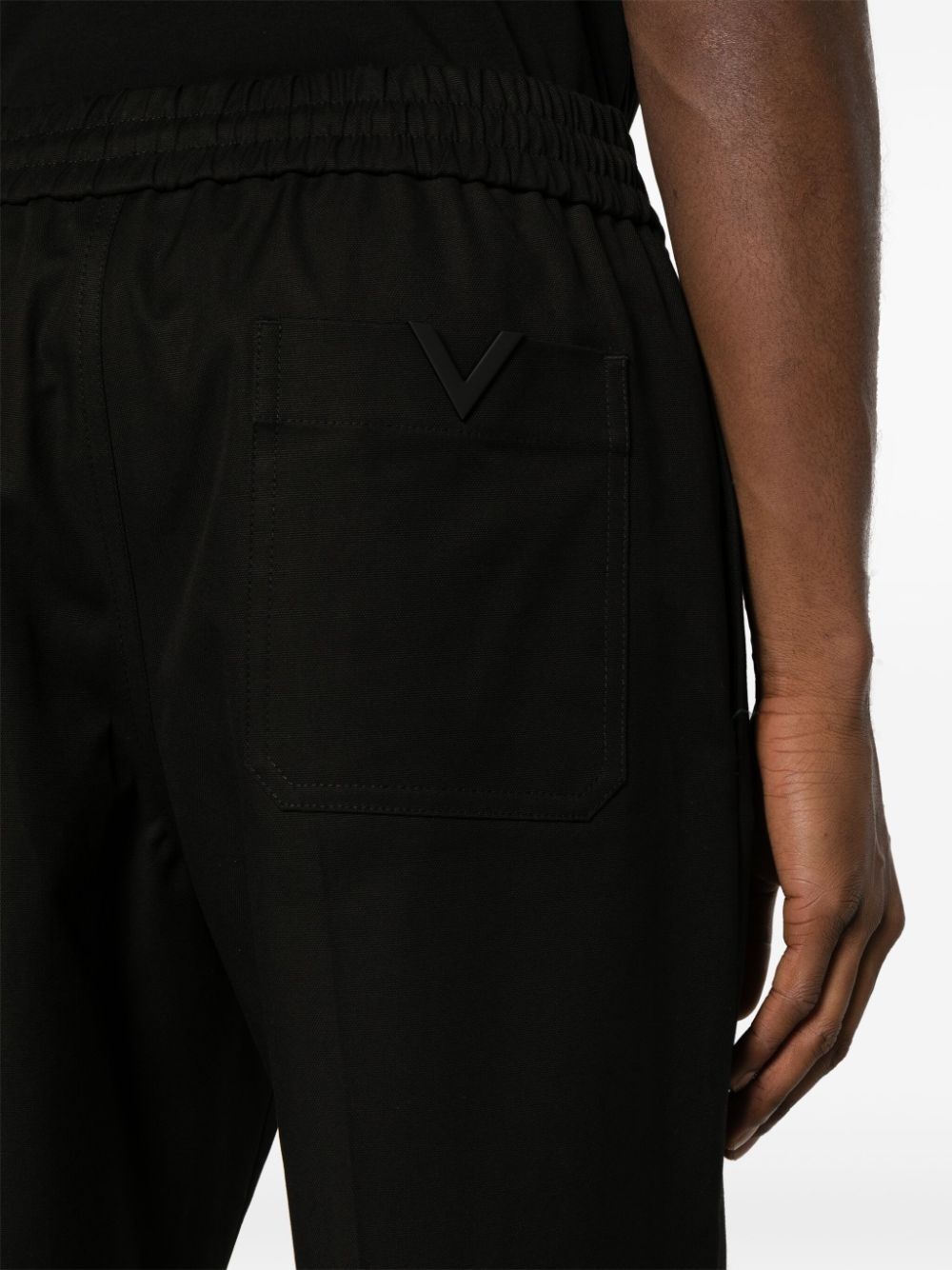 V-detail straight-leg trousers - 5