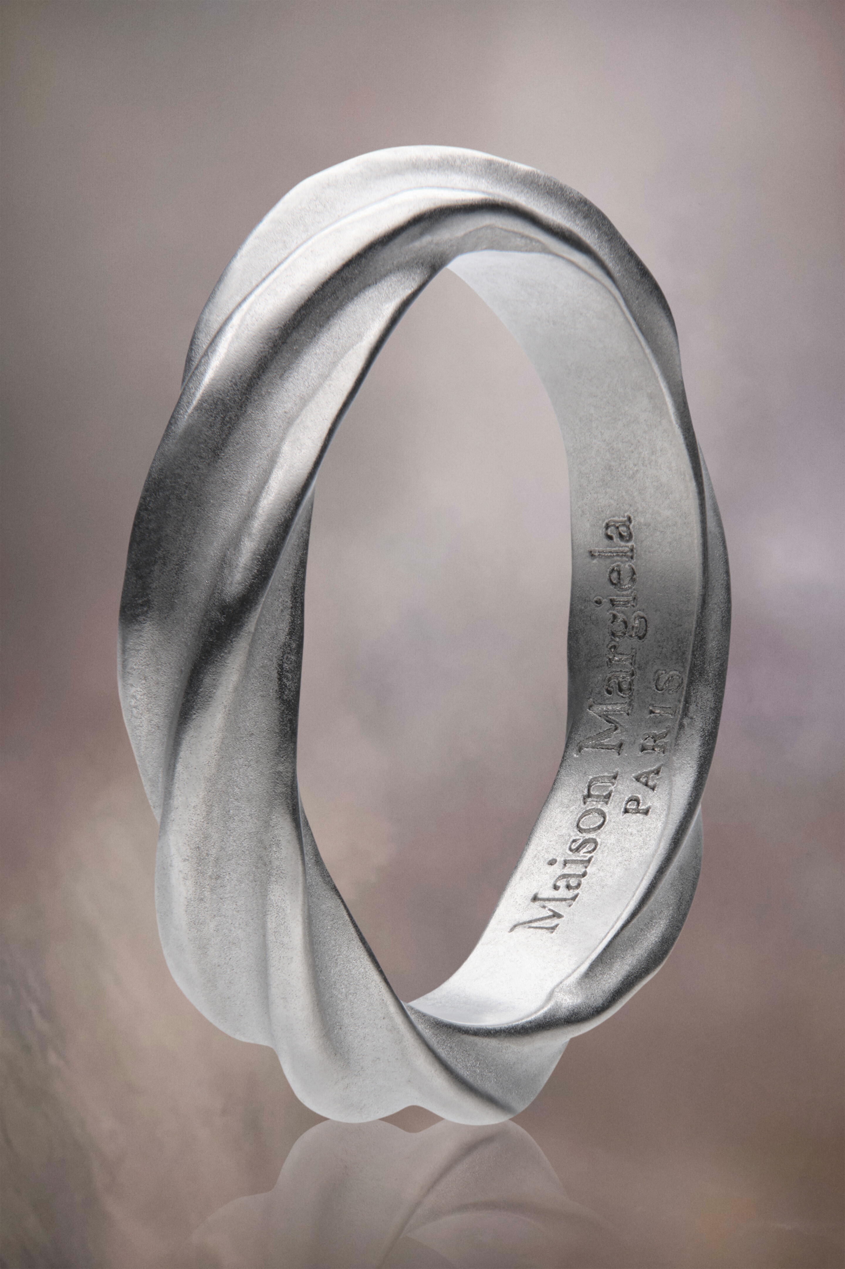 Maison Margiela Timeless ring | REVERSIBLE