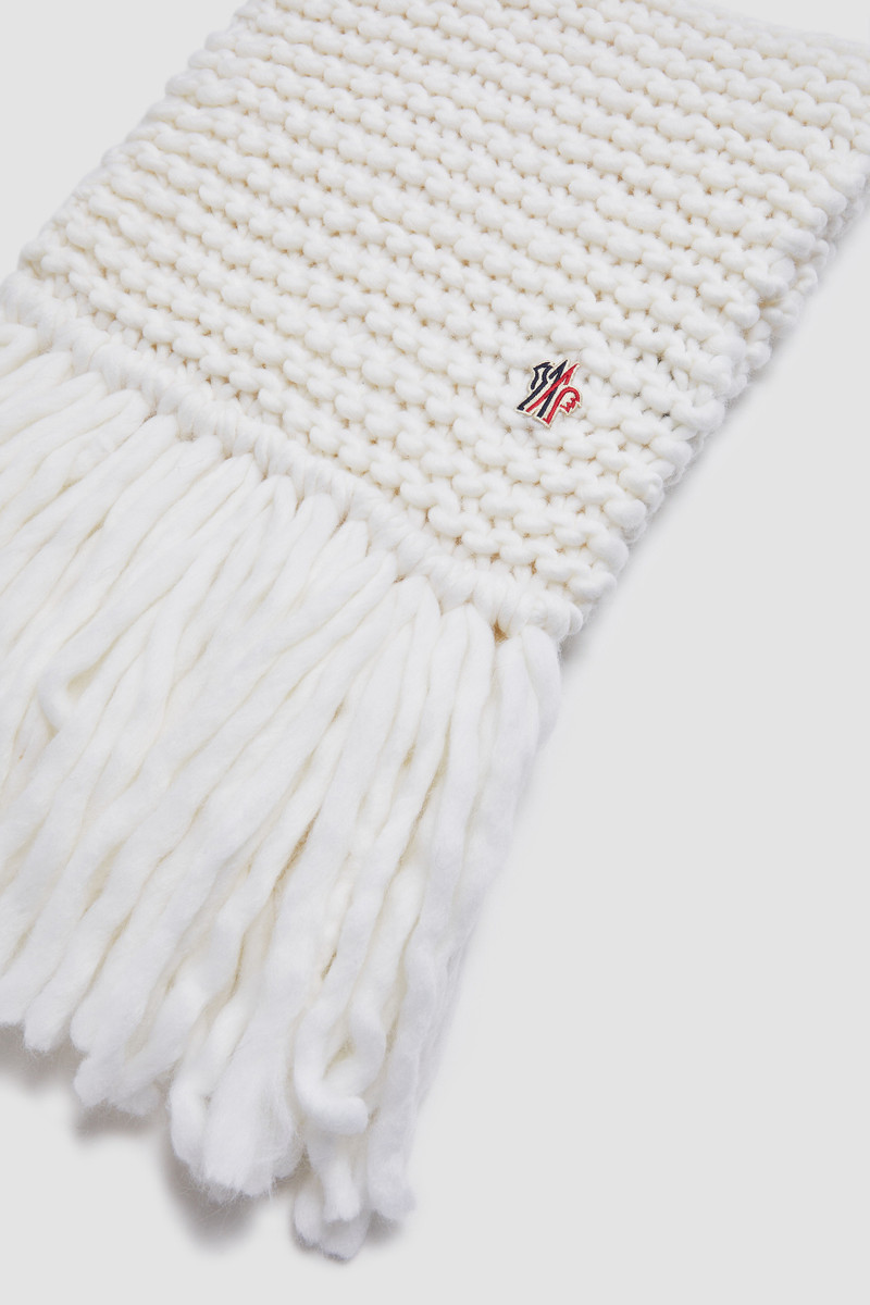 Hand-Knit Wool Scarf 3