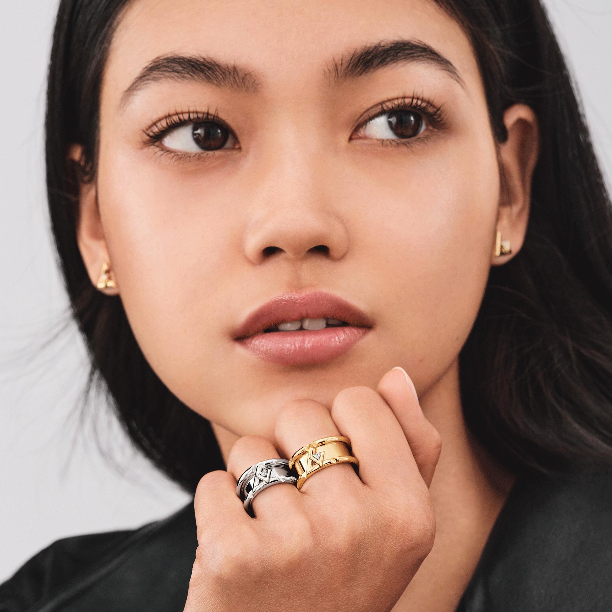 LV Volt One Band Ring, Yellow Gold And Diamond - 6