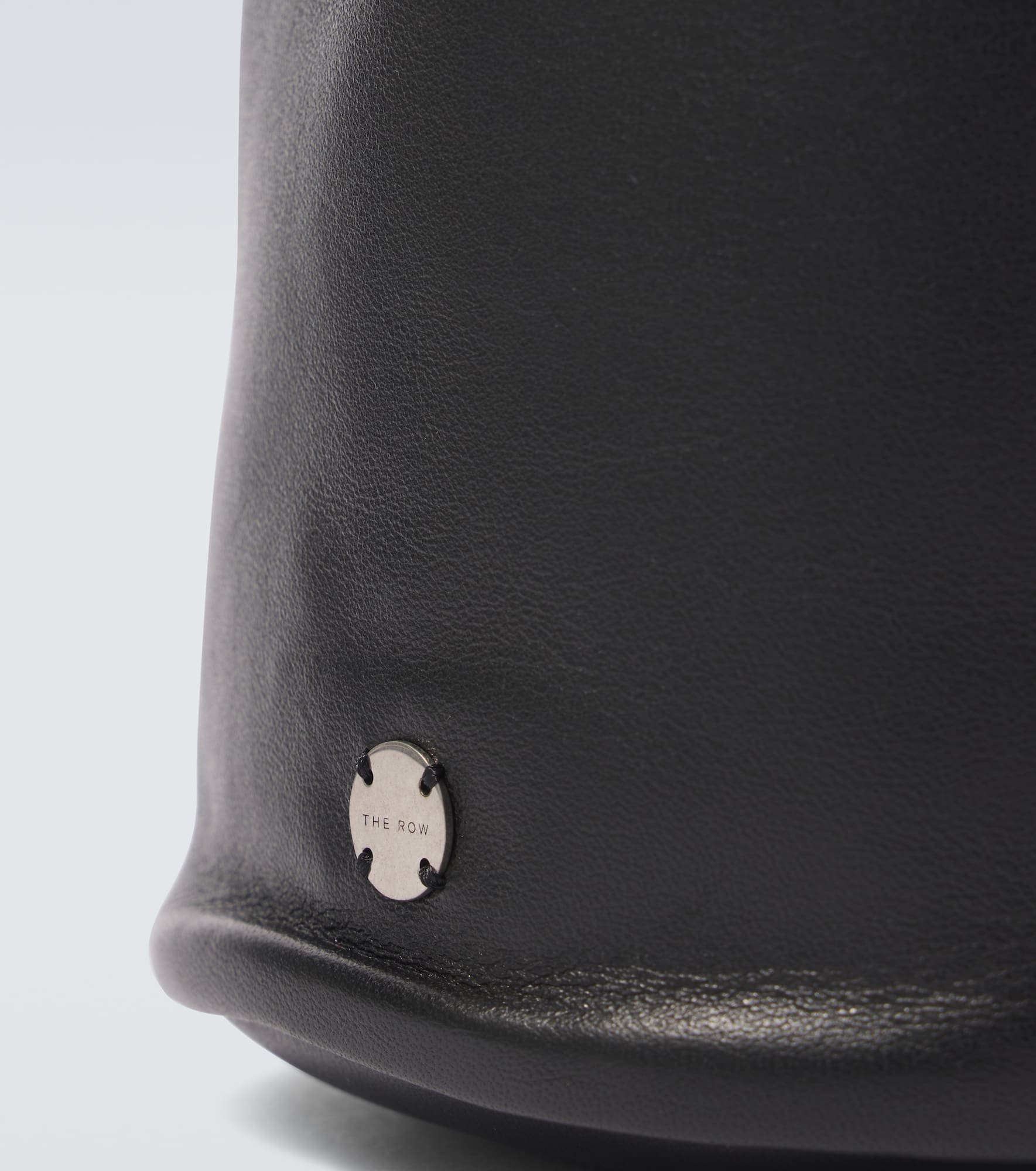 Sporty leather pouch - 6