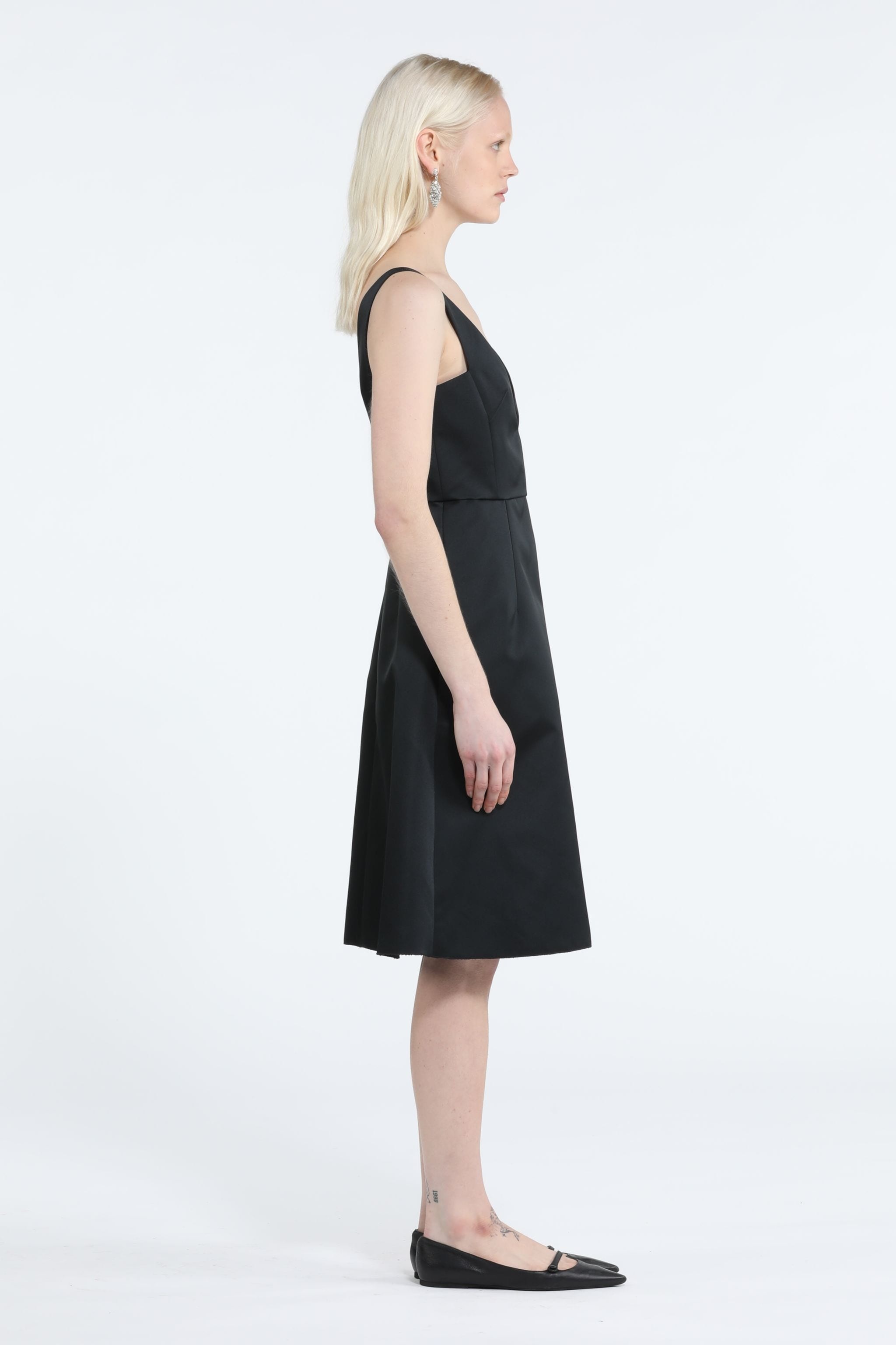 V-NECK DRESS - 3