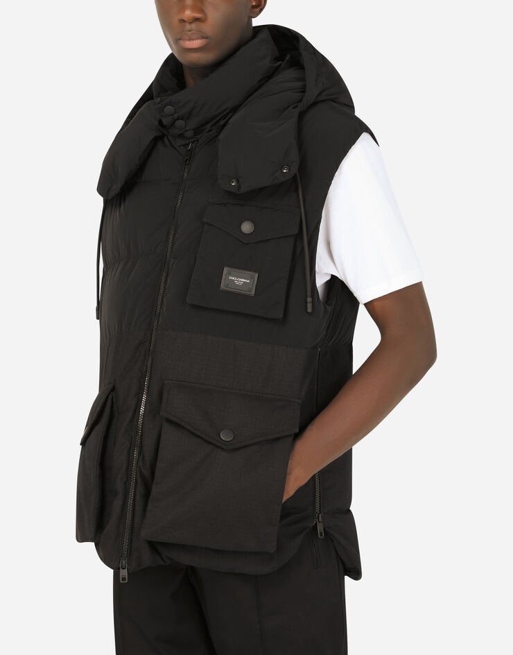 Quilted gilet with hood and branded plate - 5