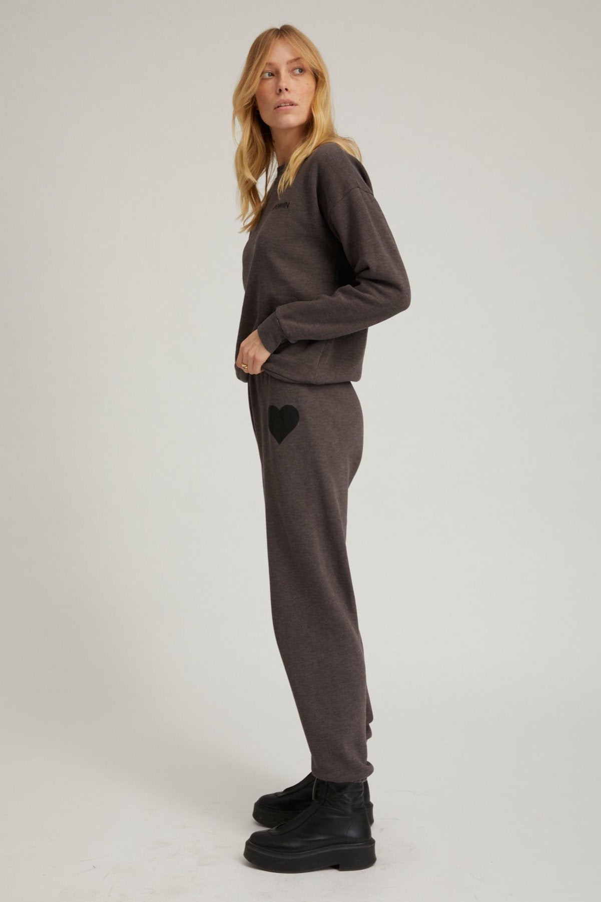 CHARCOAL HEART SWEATPANTS - 3