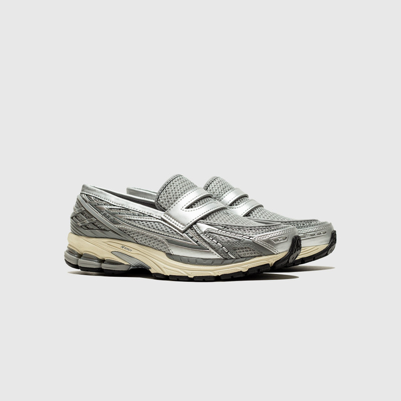 New Balance U1906LARE "METALLIC SILVER" outlook