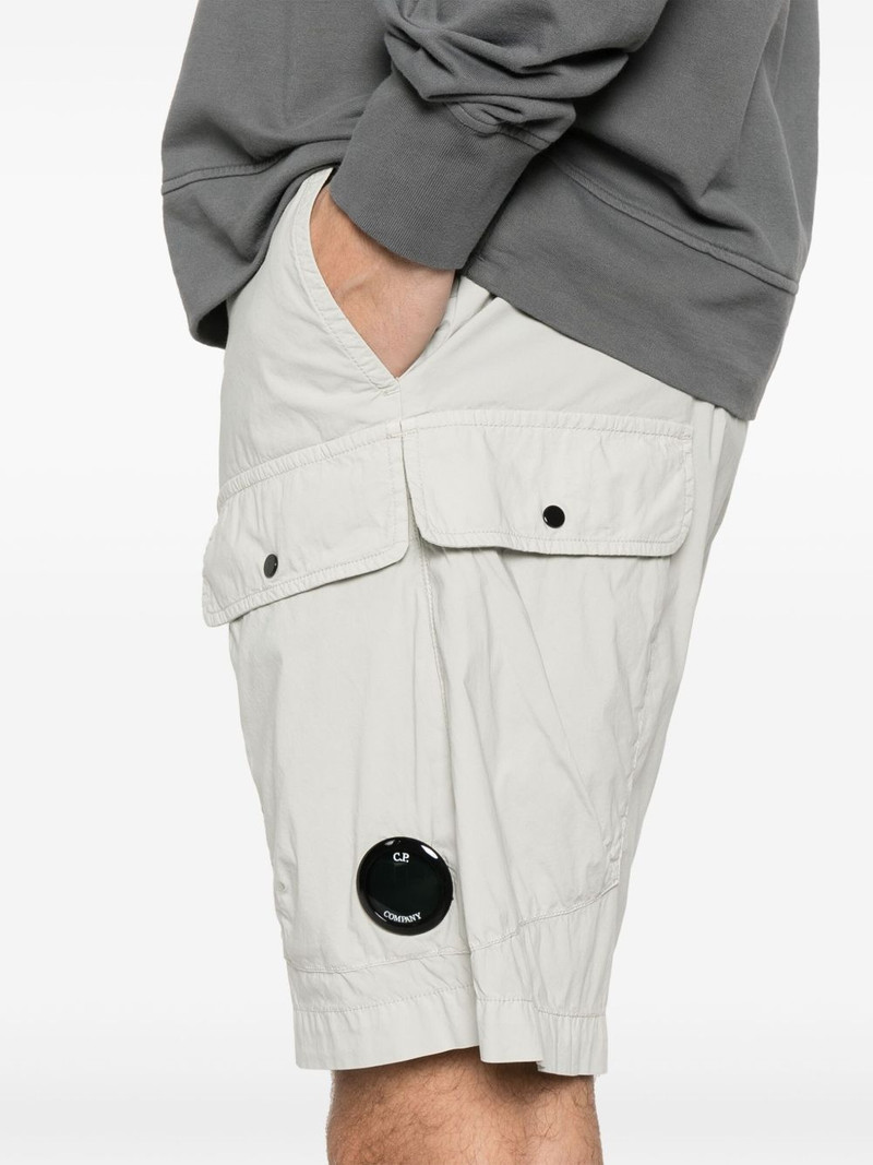 Lens-detail shorts 5