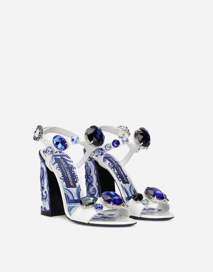 Patent leather sandals with embroidery and painted heel - 2