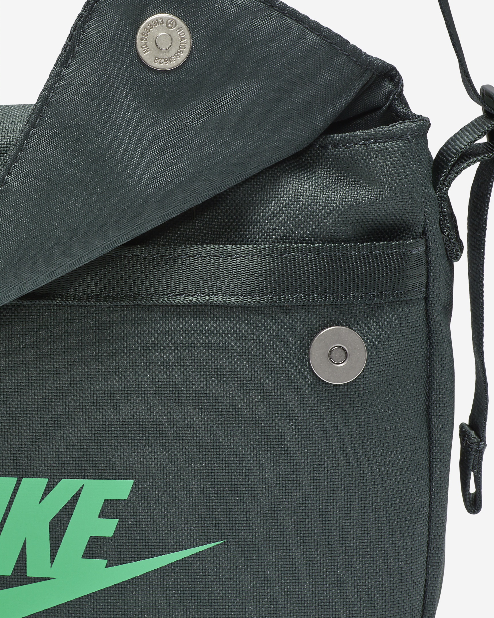 Nike Sportswear Women's Futura 365 Crossbody Bag (3L) - 7