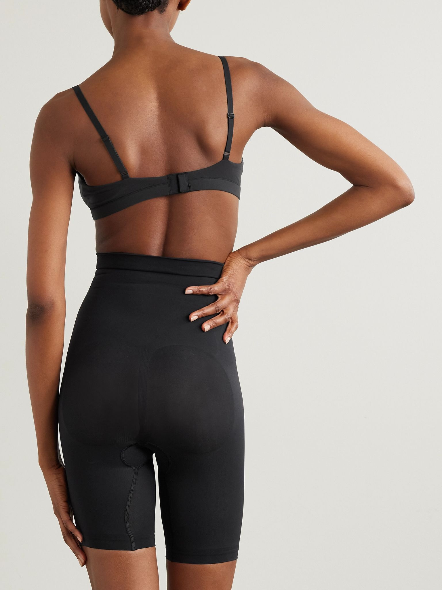 Seamless High-Waisted Above The Knee Short - Onyx Black - 3