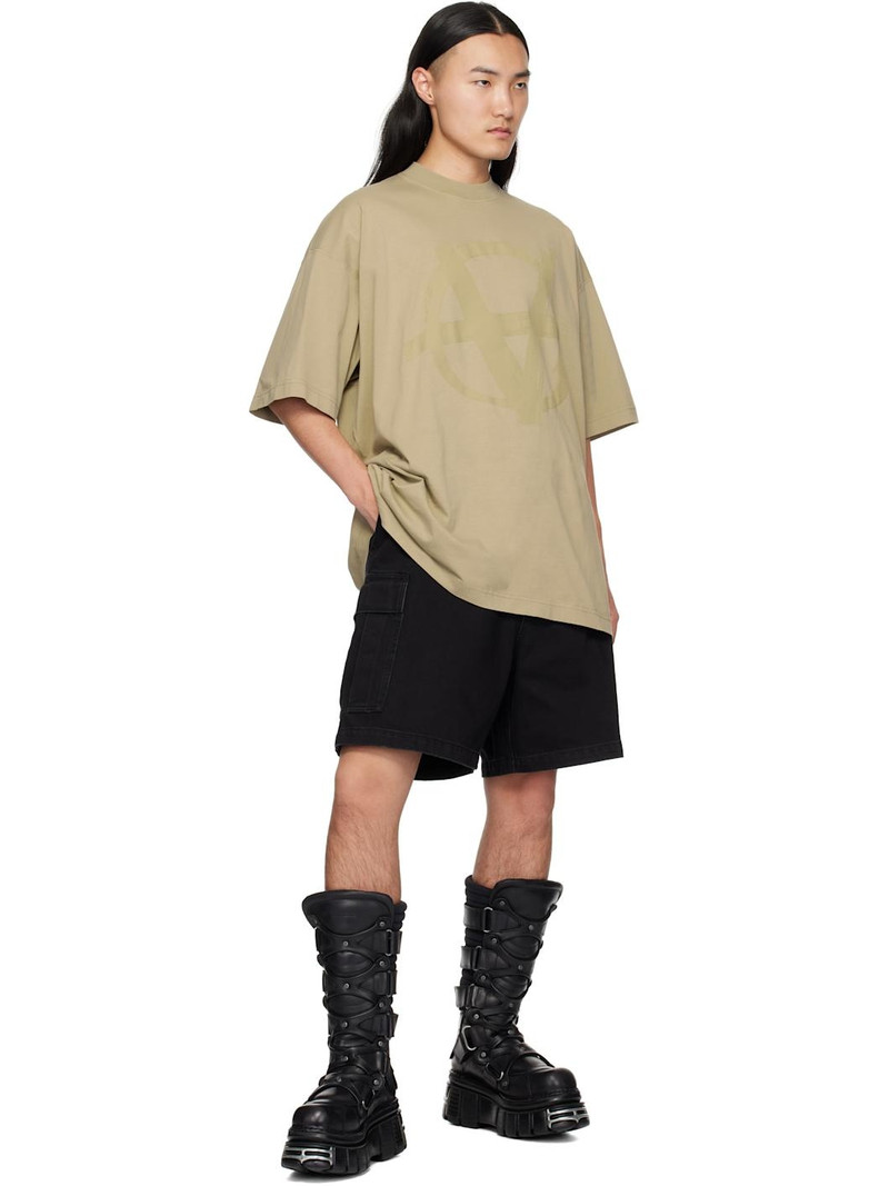 VETEMENTS Black Cargo Shorts outlook