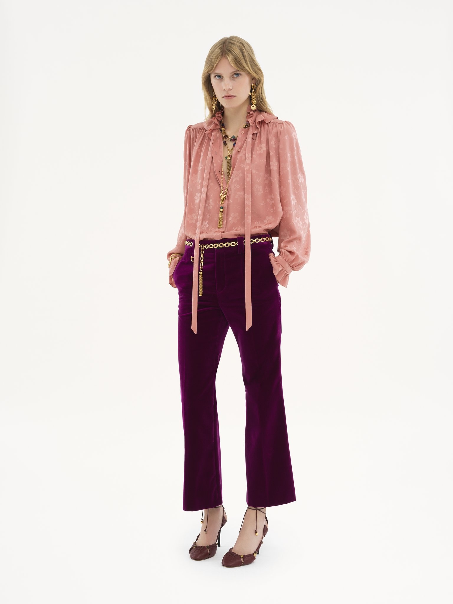 パンツ CHLOE VELVET CROPPED TROUSERS Chloé CROPPED BOOTCUT PANTS IN VELVET | REVERSIBLE