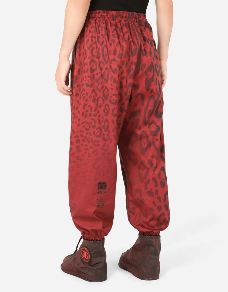 Nylon jogging pants with leopard print - 5