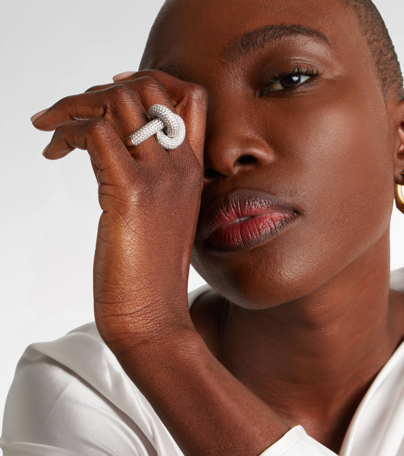 ENGELBERT Legacy Knot Big 18kt white gold ring with diamonds outlook