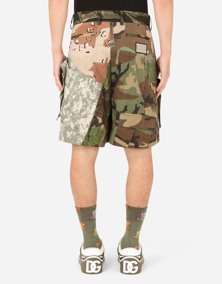 Camouflage patchwork cargo shorts - 2