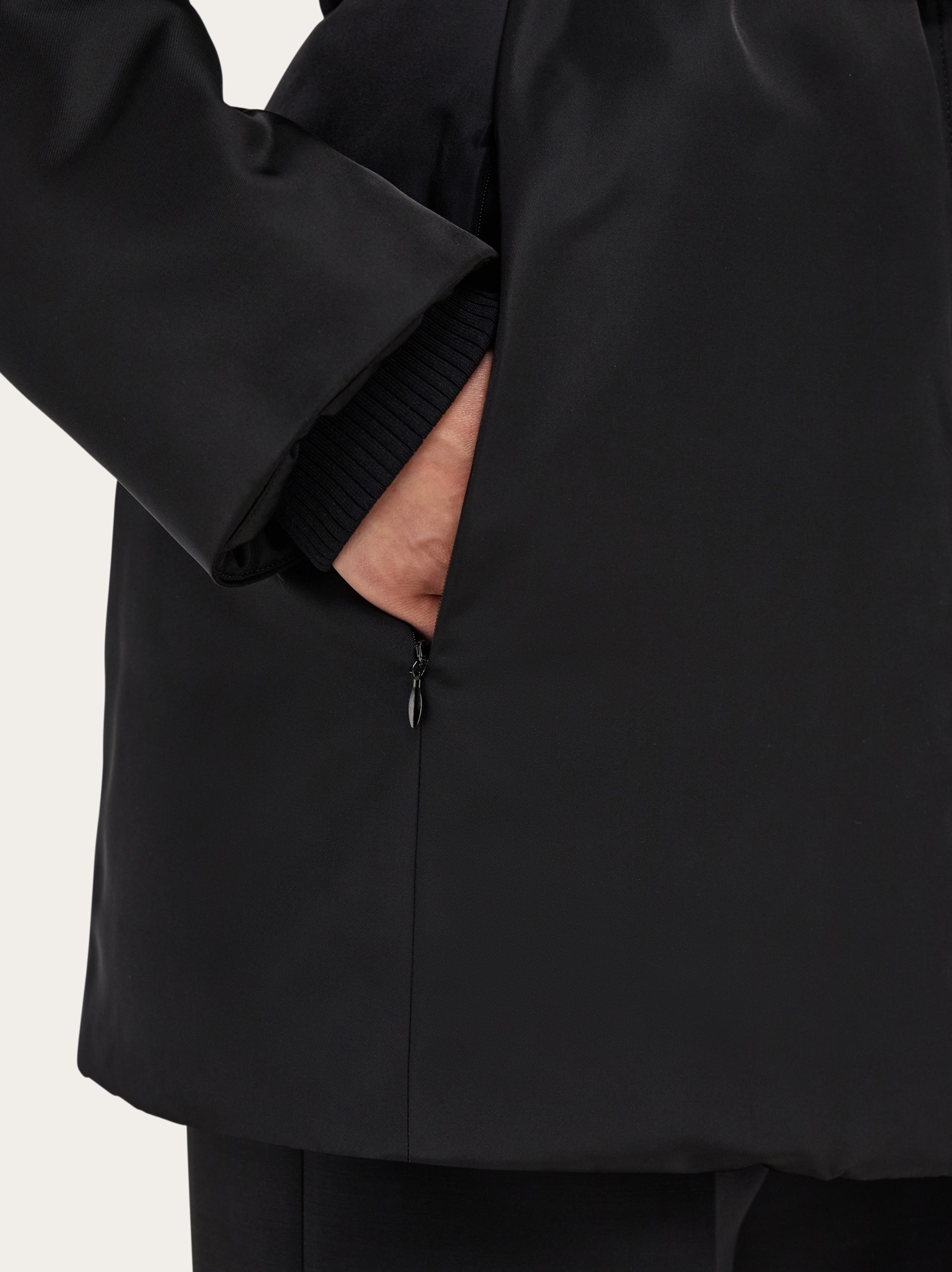 Mid length padded jacket with Hug belt - 7