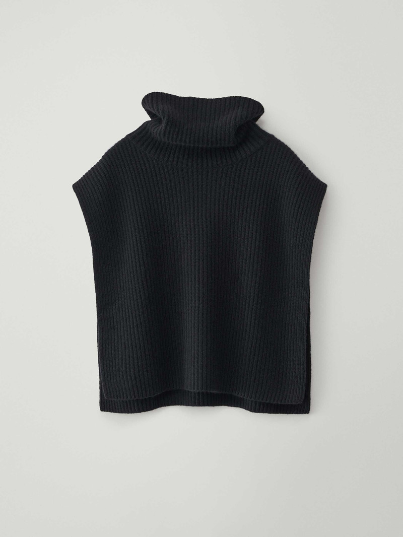 The Magda Open Vest 1