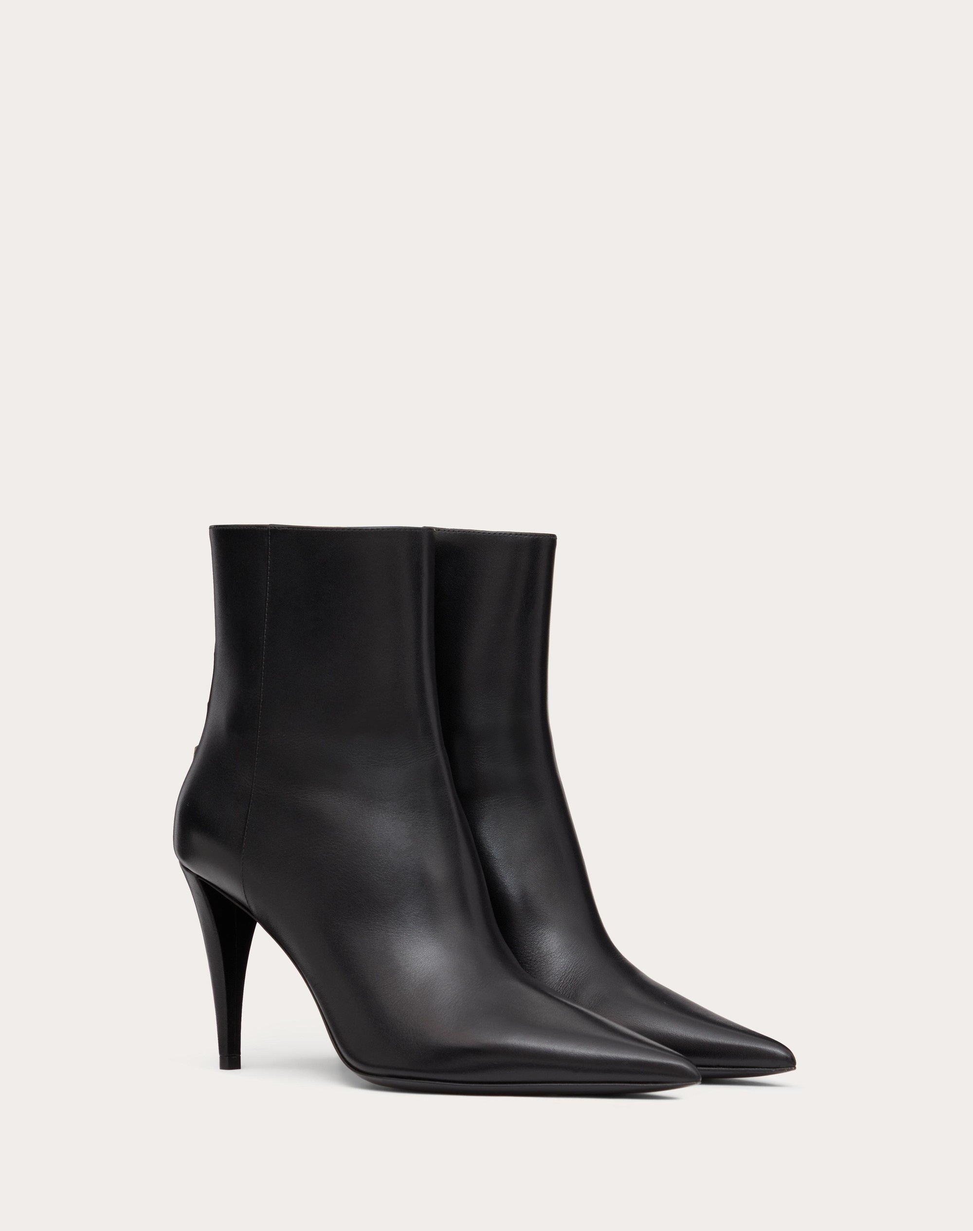 ROCKSTUD CALFSKIN ANKLE BOOT 90 MM - 2