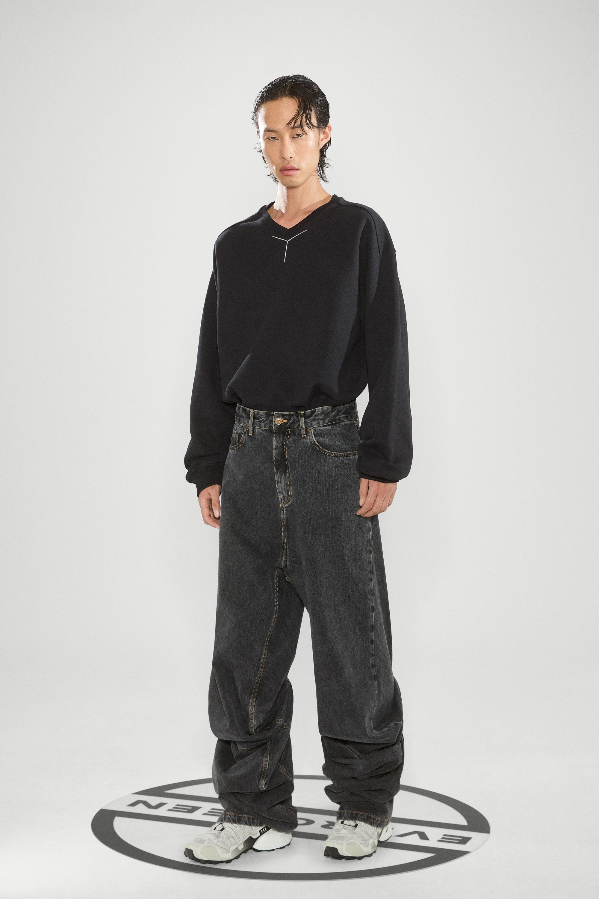 Evergreen Draped Cuff Jeans - 4