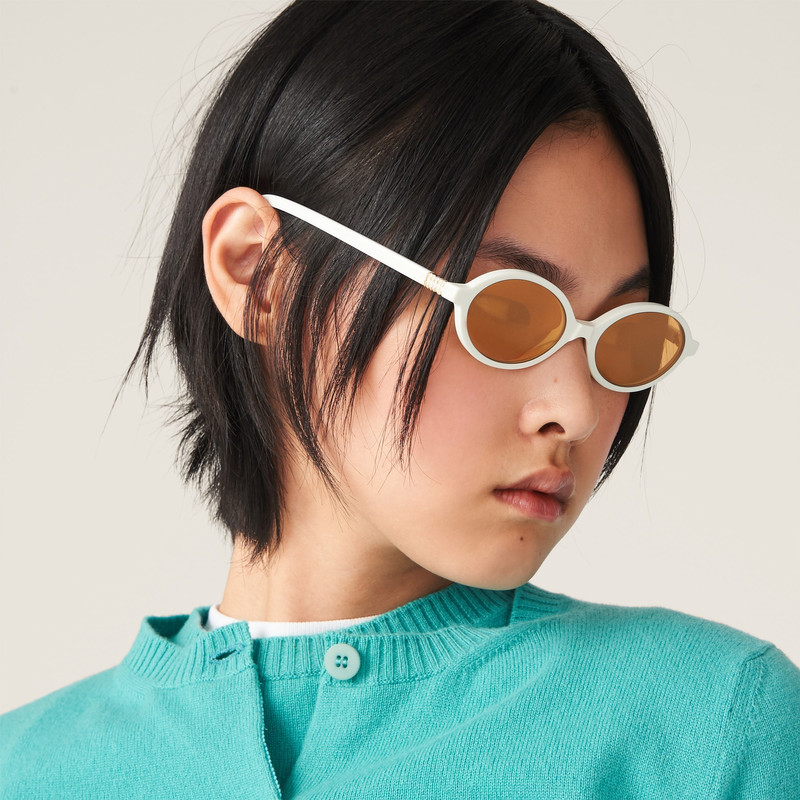 Miu Miu Miu Regard sunglasses outlook