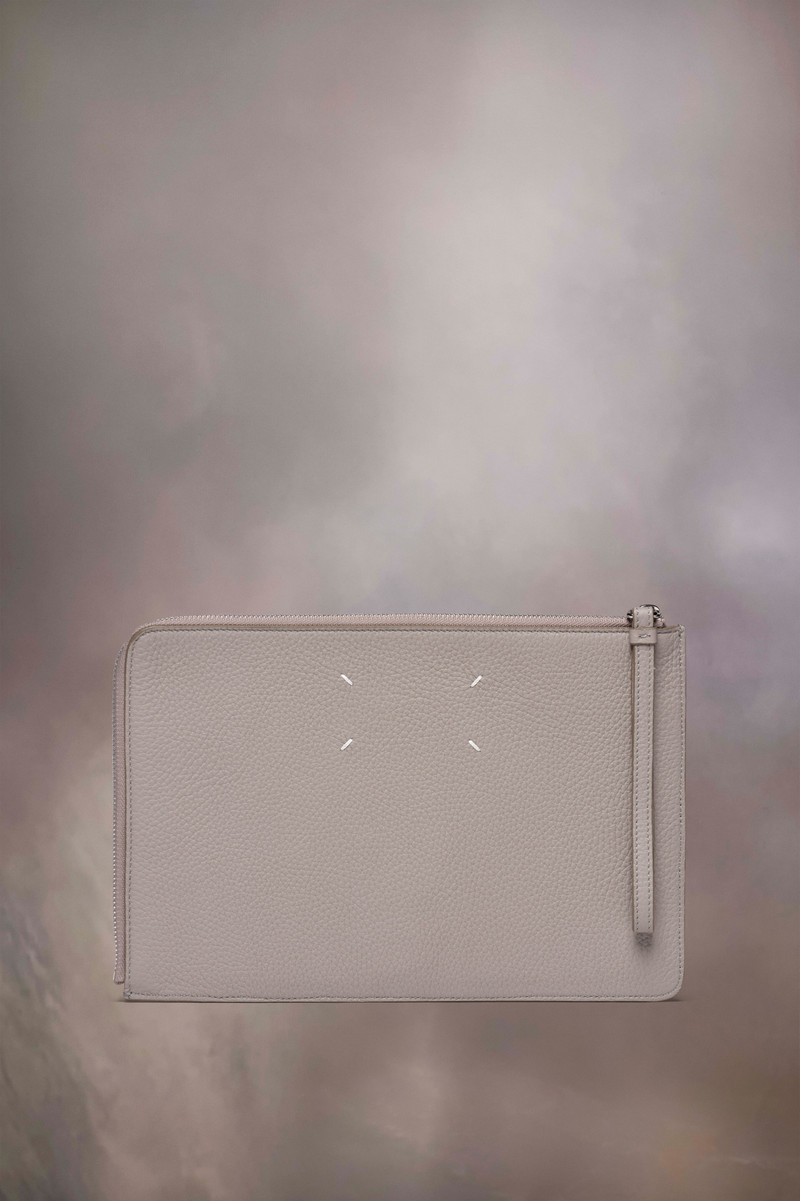 Four stitches pouch 1