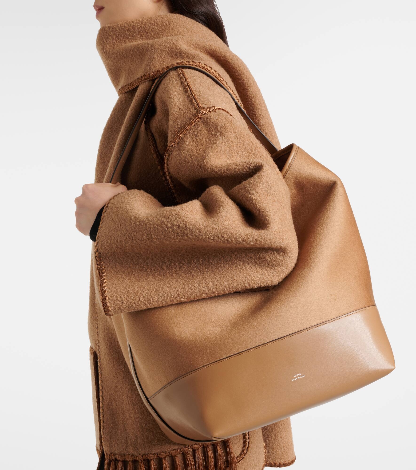 Belted leather-trimmed wool tote bag - 7