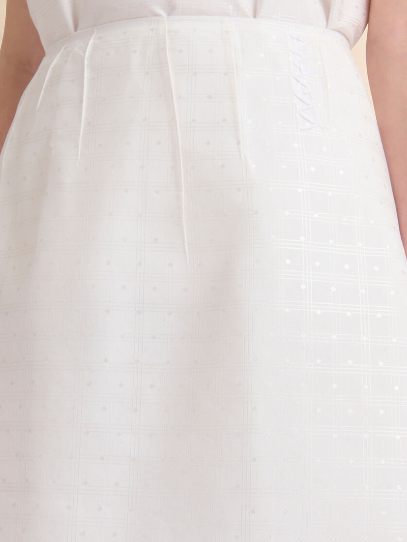 WHITE TOILE SKIRT WITH CHECK AND DOTS JACQUARD MOTIF - 4