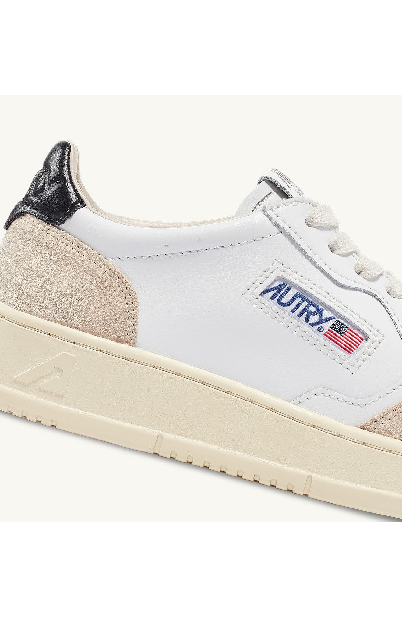 AUTRY Medalist Low Sneaker in White /Black at Nordstrom - 6