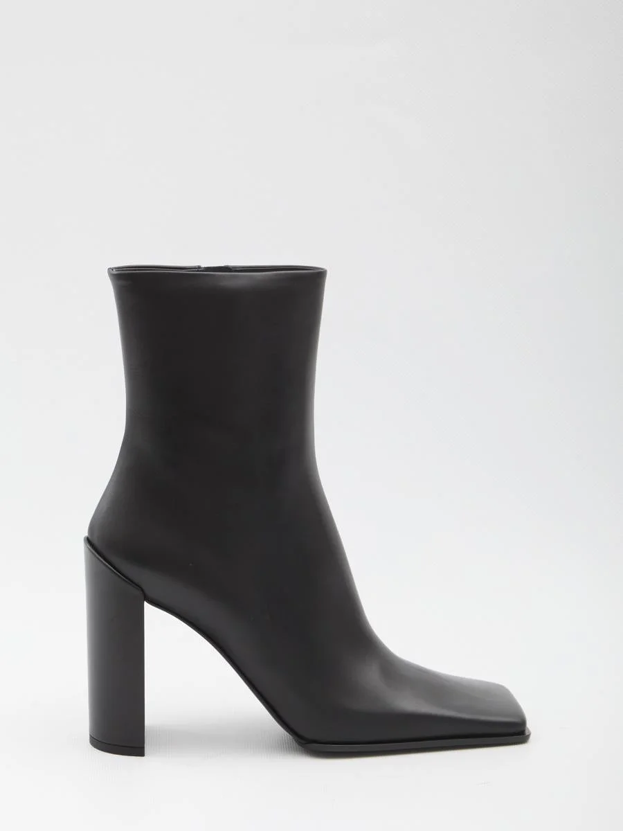 Alaïa Square-Toe Ankle Boots - 1