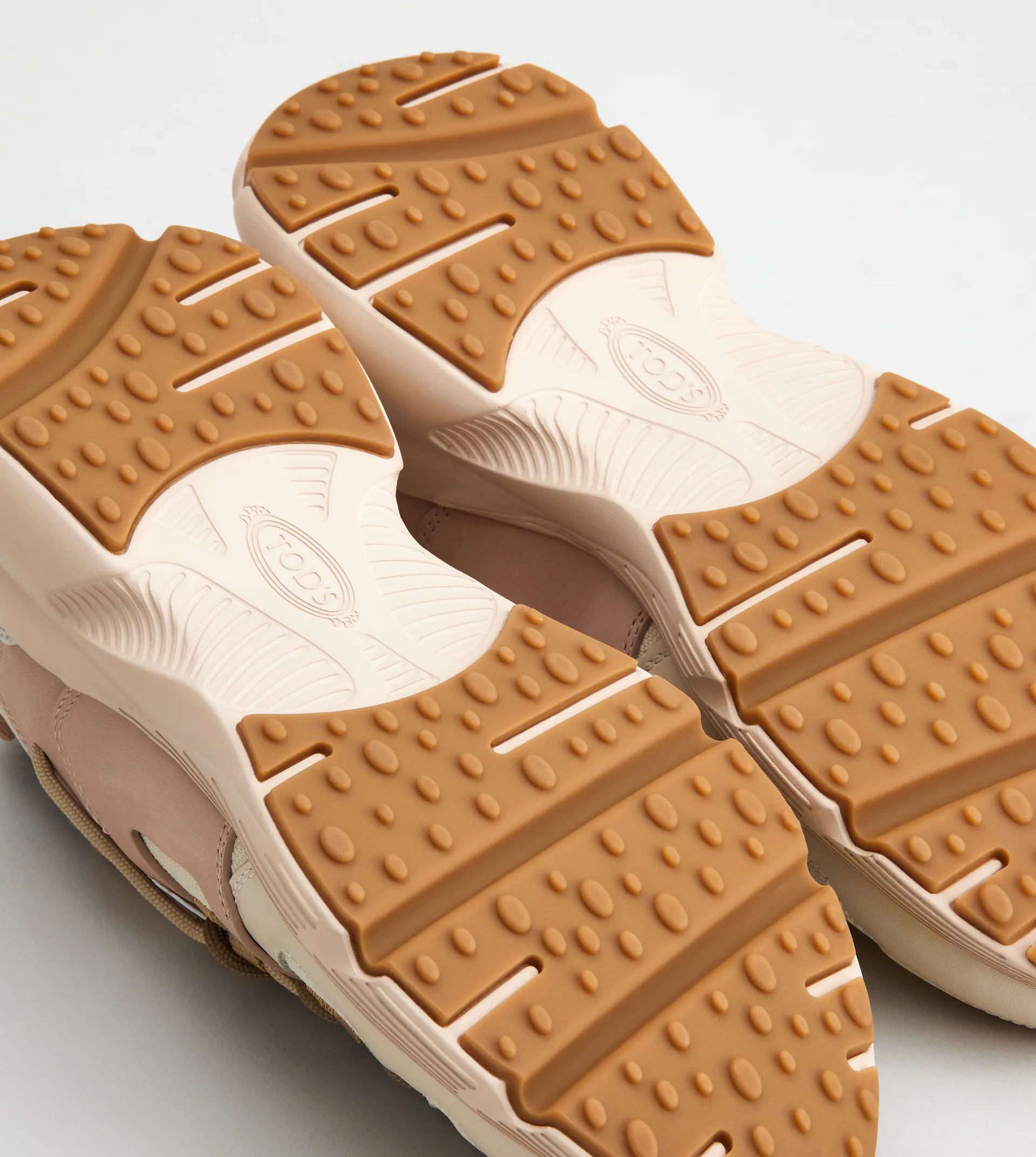 SNEAKERS IN LEATHER AND TECHNICAL FABRIC - PINK - 5