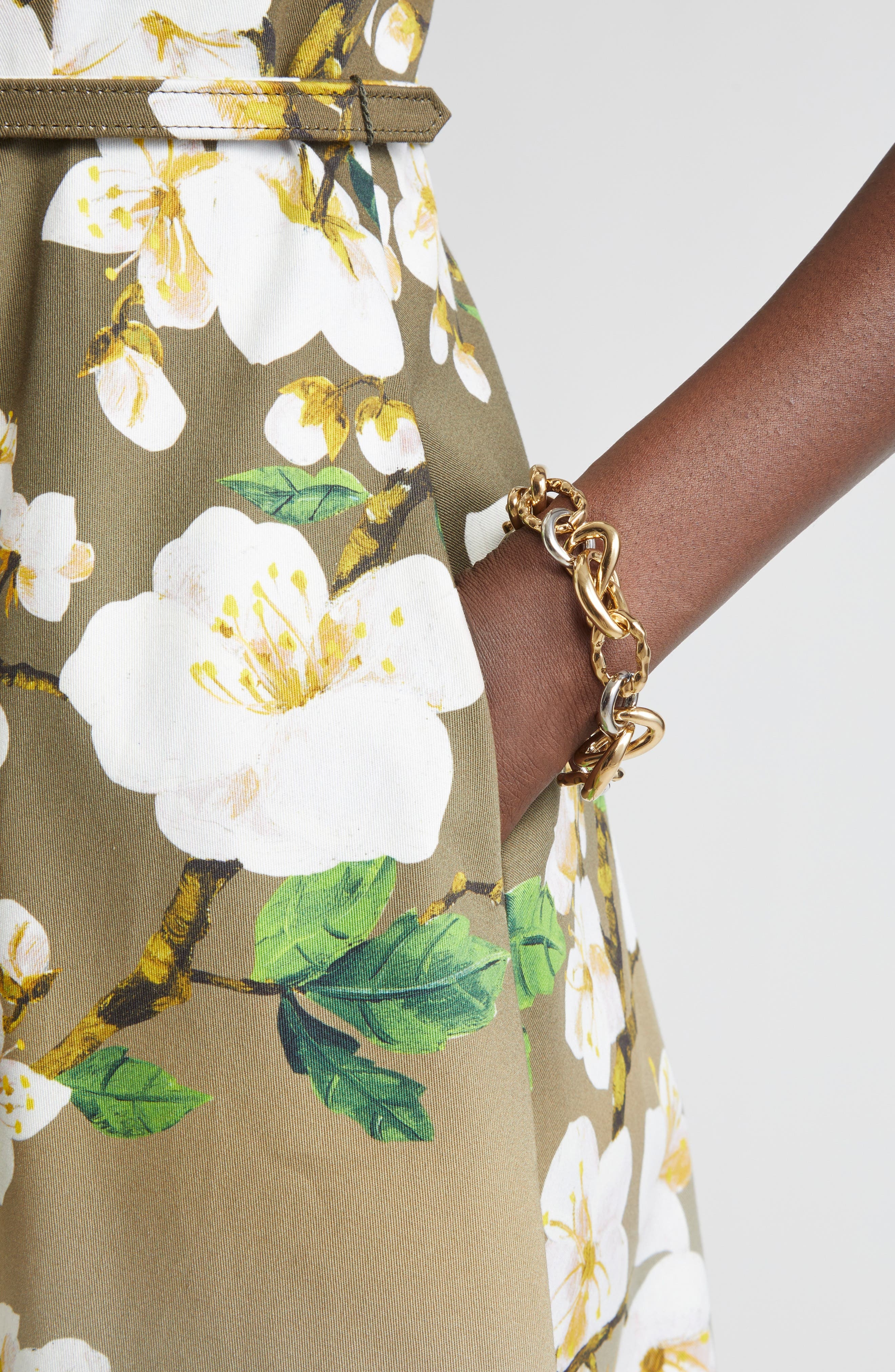 Oscar de la Renta Twisted O Knot Mixed Metal Bracelet in Yellow Gold at Nordstrom - 2