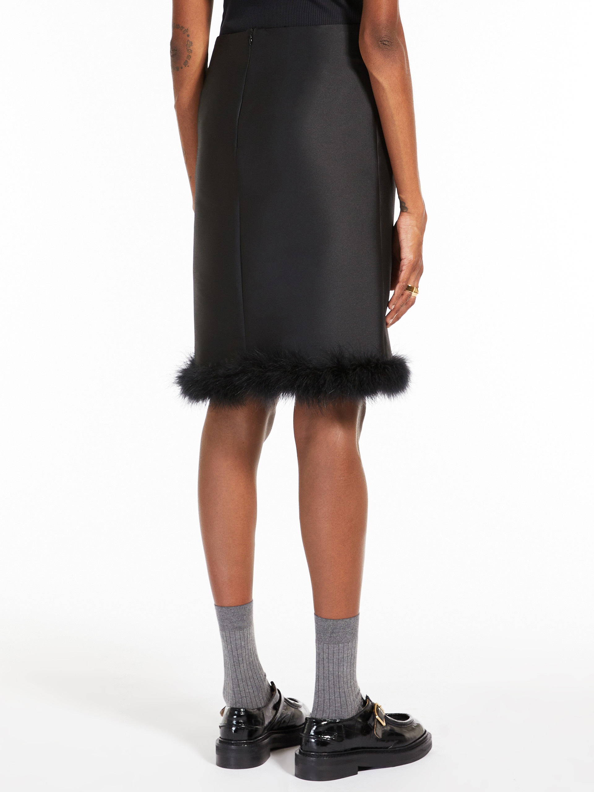 BACO Knee-length skirt with downy feather hem - 4